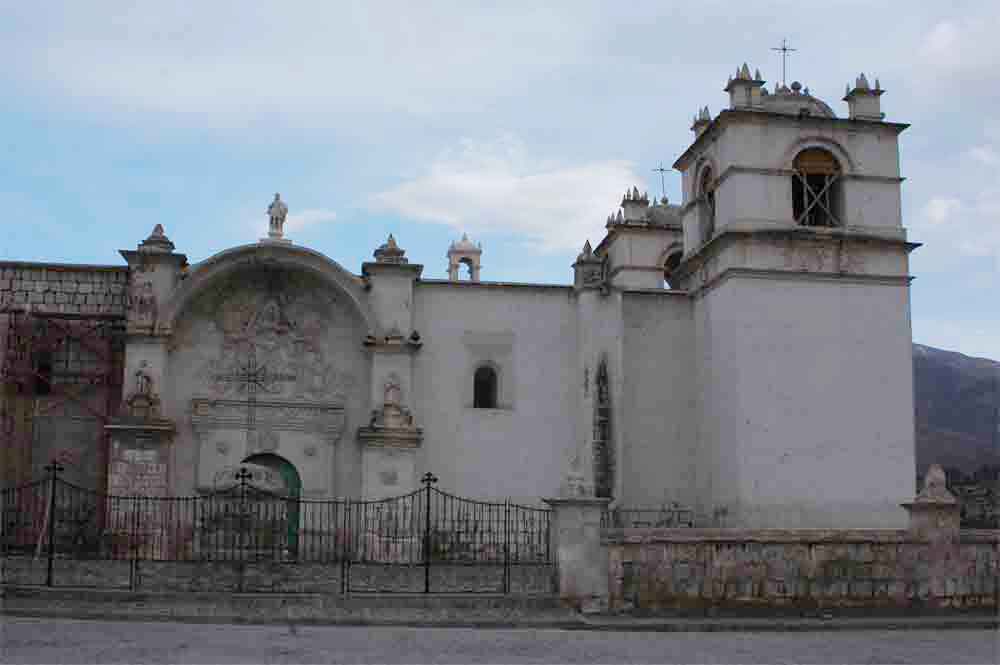 175 - Peru - valle del Colca, Yanque, iglesia